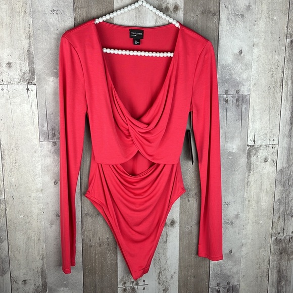 NWT Free Press Twist Cutout Bodysuit Size Small - Picture 3 of 7